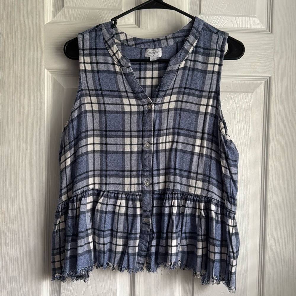 Cute blue & white plaid ruffle button down sleeveless blouse